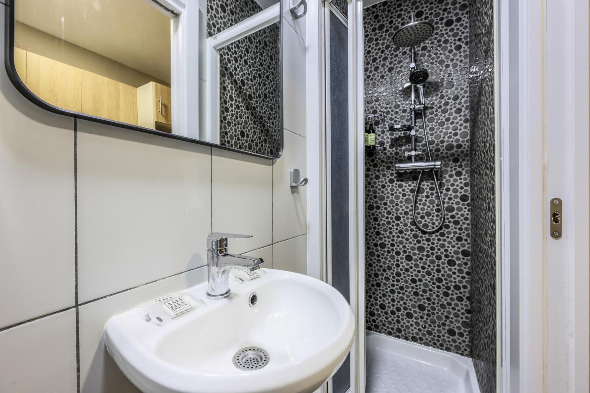 Nuevo Apartamento Funcional En Chamberi Madrid Exteriör bild